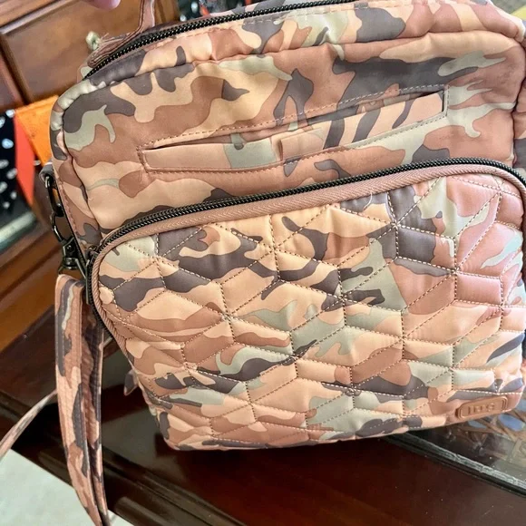 Lug Ranger Pink Camo purse - Picture 13 of 13